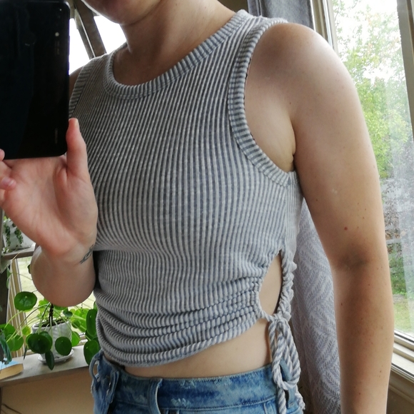 Tank with drawstrings - Picture 2 of 5